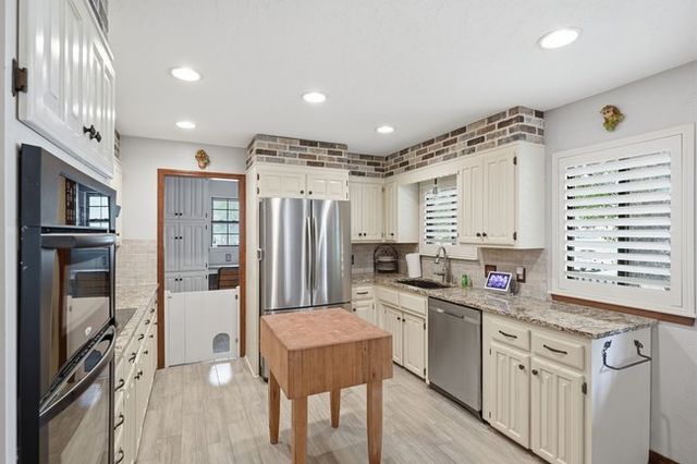 16003 S Lewis Avenue, Bixby, OK 74008