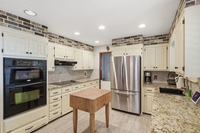16003 S Lewis Avenue, Bixby, OK 74008