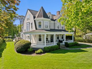 11 Beach St, Cohasset, MA 02025