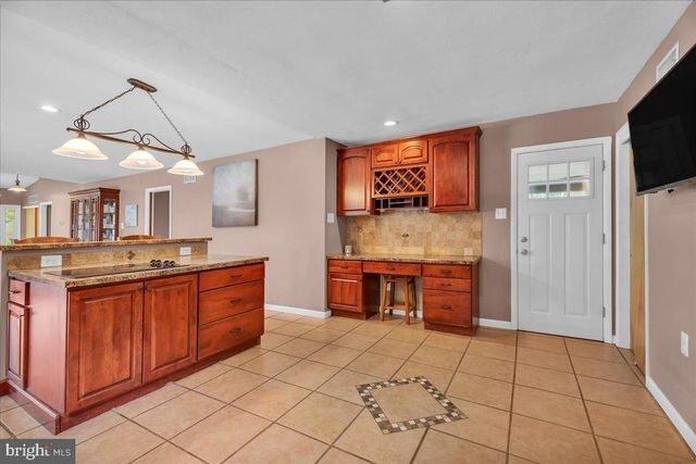 64 BLUE ANCHOR RD, Sicklerville, NJ 08081