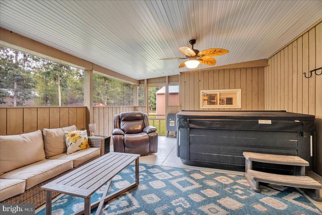 64 BLUE ANCHOR RD, Sicklerville, NJ 08081
