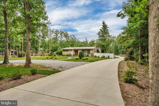 64 BLUE ANCHOR RD, Sicklerville, NJ 08081