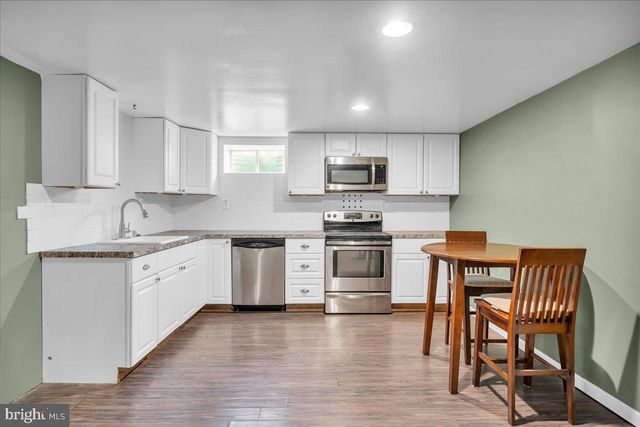 64 BLUE ANCHOR RD, Sicklerville, NJ 08081