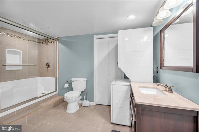 64 BLUE ANCHOR RD, Sicklerville, NJ 08081