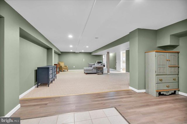 64 BLUE ANCHOR RD, Sicklerville, NJ 08081