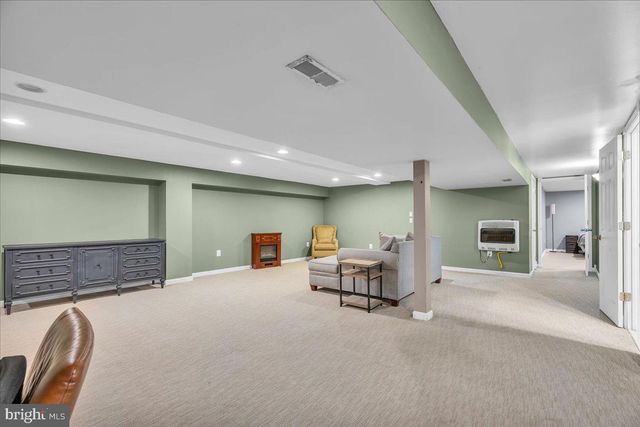 64 BLUE ANCHOR RD, Sicklerville, NJ 08081