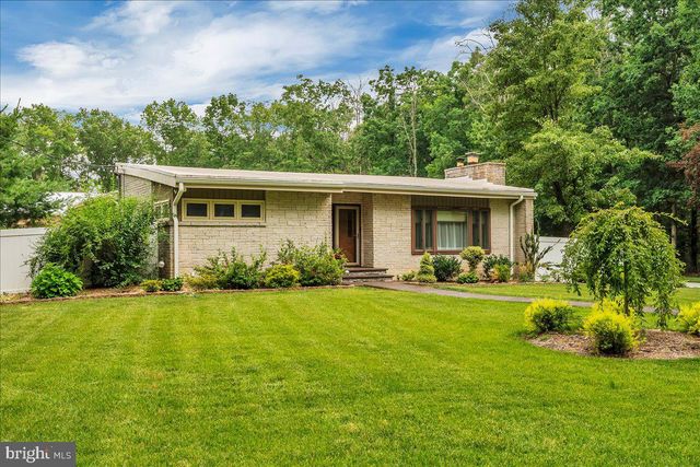 64 BLUE ANCHOR RD, Sicklerville, NJ 08081