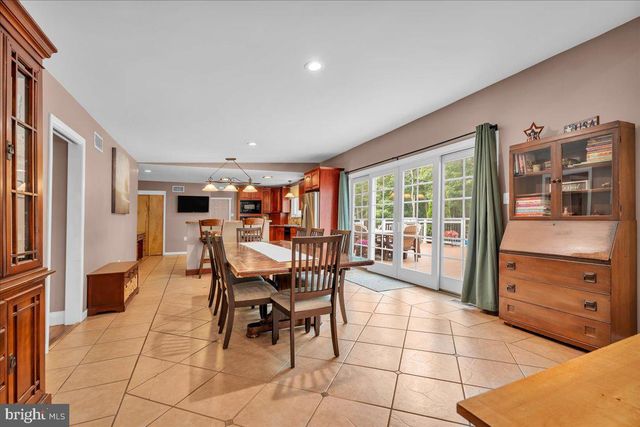 64 BLUE ANCHOR RD, Sicklerville, NJ 08081