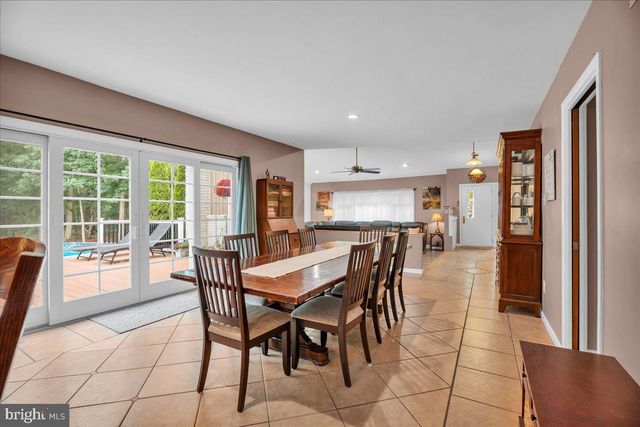 64 BLUE ANCHOR RD, Sicklerville, NJ 08081