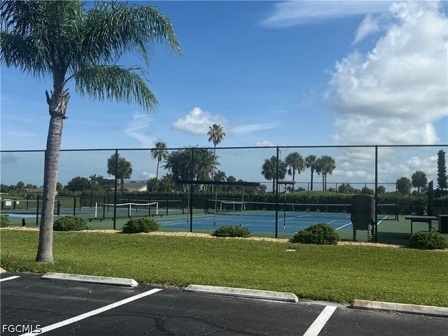 11574 Royal Tee CIR W, Cape Coral, FL 33991