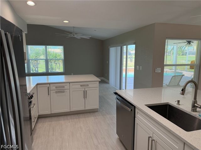 11574 Royal Tee CIR W, Cape Coral, FL 33991