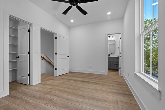 576 S Willow Avenue 1, Fayetteville, AR 72701