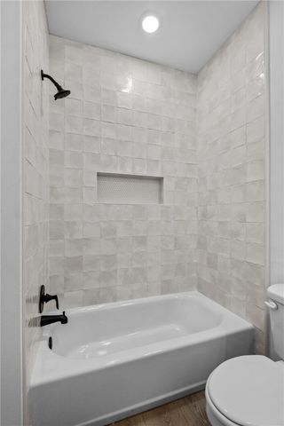 576 S Willow Avenue 1, Fayetteville, AR 72701