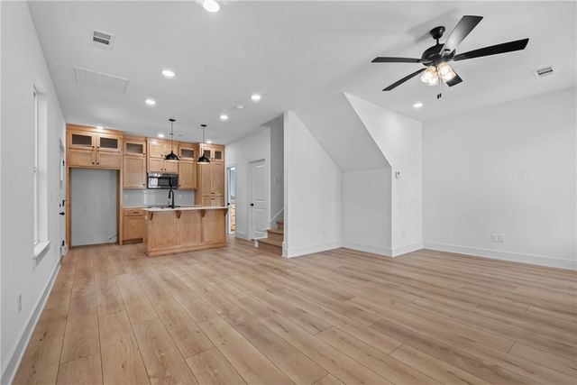 576 S Willow Avenue 1, Fayetteville, AR 72701