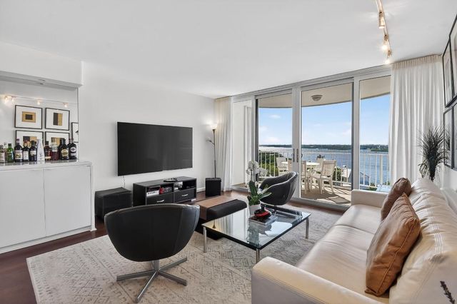 2295 S Ocean Boulevard 816, Palm Beach, FL 33480