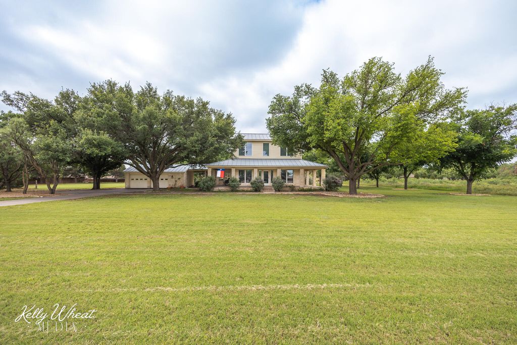Image 14 of property listing at 1517 Darlene Street, San Angelo, TX 76904