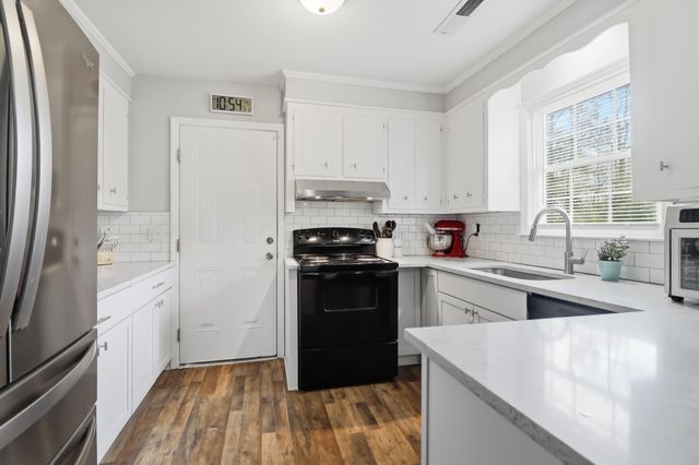 123 Foxborough Road, Goose Creek, SC 29445