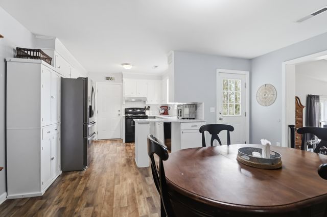 123 Foxborough Road, Goose Creek, SC 29445