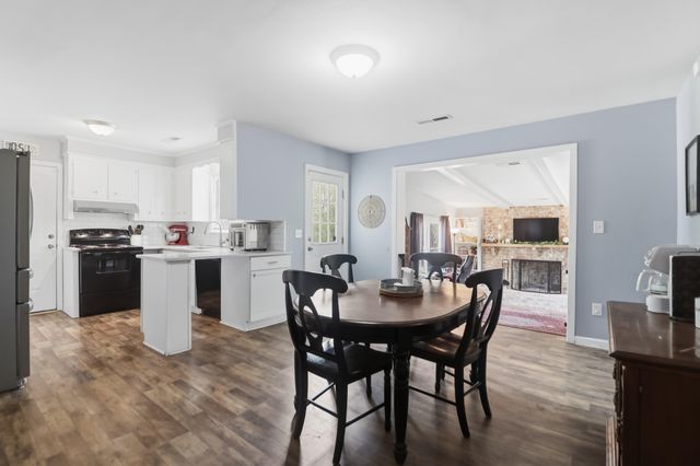 123 Foxborough Road, Goose Creek, SC 29445