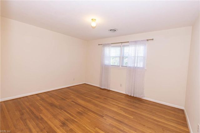 302 Beechmount DR, Hampton, VA 23669