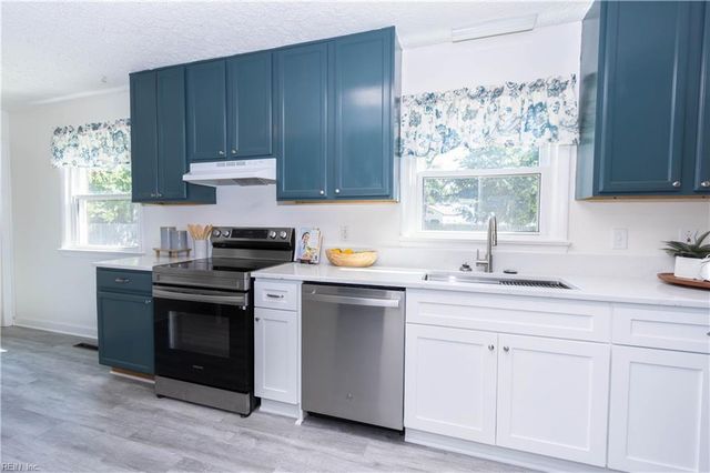 302 Beechmount DR, Hampton, VA 23669