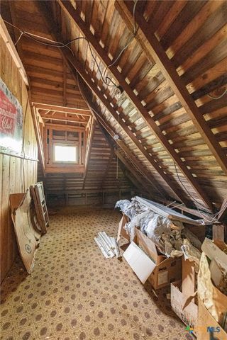 204 Avenue F, Shiner, TX 77984