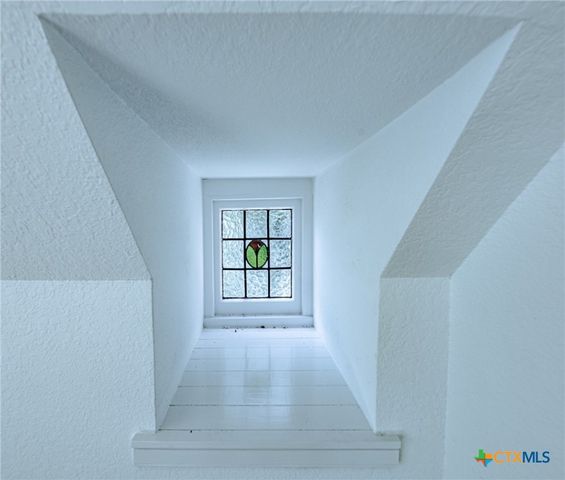 204 Avenue F, Shiner, TX 77984