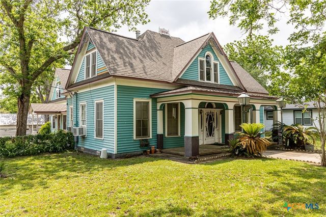 204 Avenue F, Shiner, TX 77984