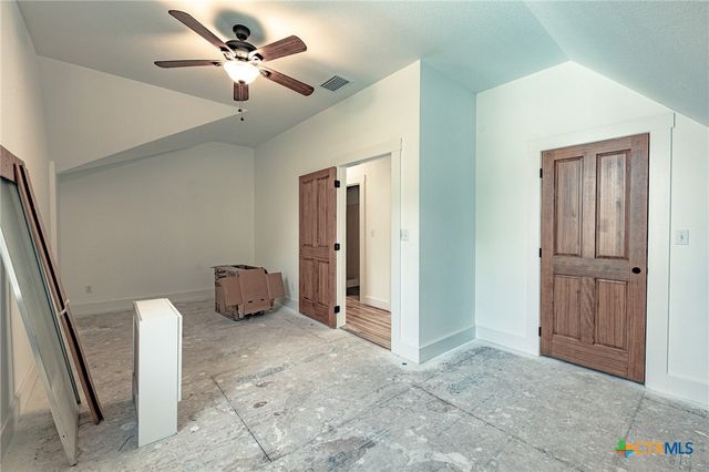 204 Avenue F, Shiner, TX 77984