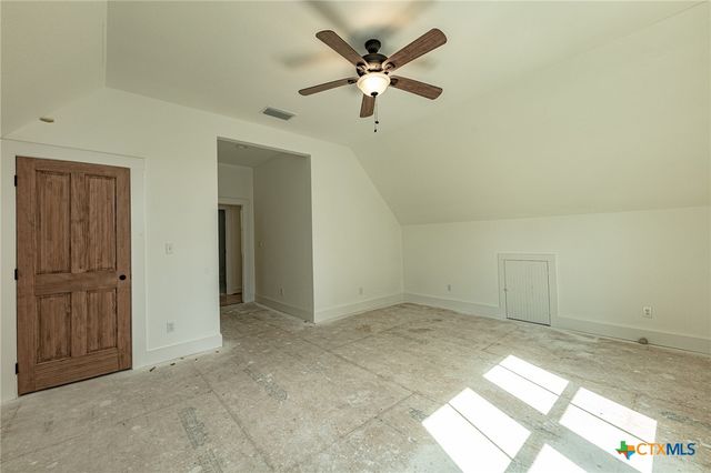 204 Avenue F, Shiner, TX 77984