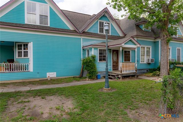 204 Avenue F, Shiner, TX 77984