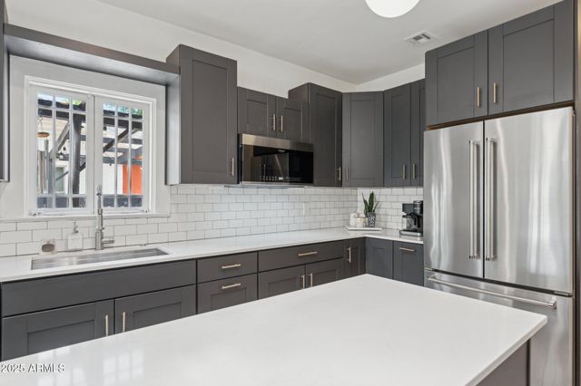 2310 N 11th Street, Phoenix, AZ 85006