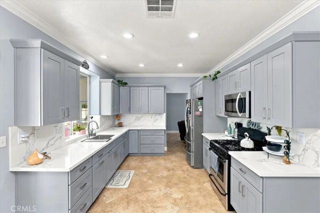 14993 Oak Spring, Fontana, CA 92336