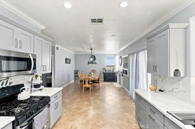 14993 Oak Spring, Fontana, CA 92336