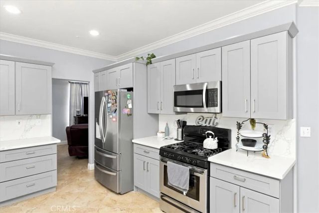 14993 Oak Spring, Fontana, CA 92336