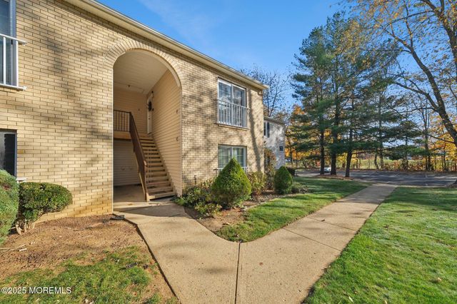 712 Zlotkin Circle 8, Freehold, NJ 07728