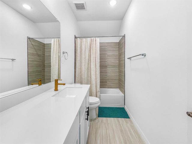 114 Contrada Grace LN, Hutto, TX 78634