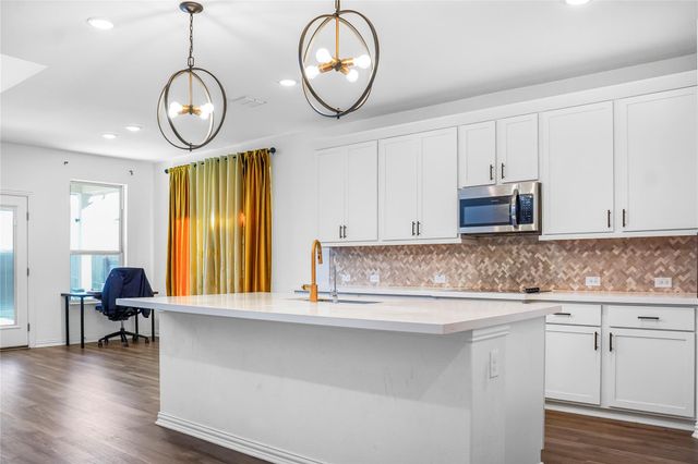 114 Contrada Grace LN, Hutto, TX 78634