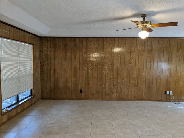 204 Bremen Drive, Hurst, TX 76054