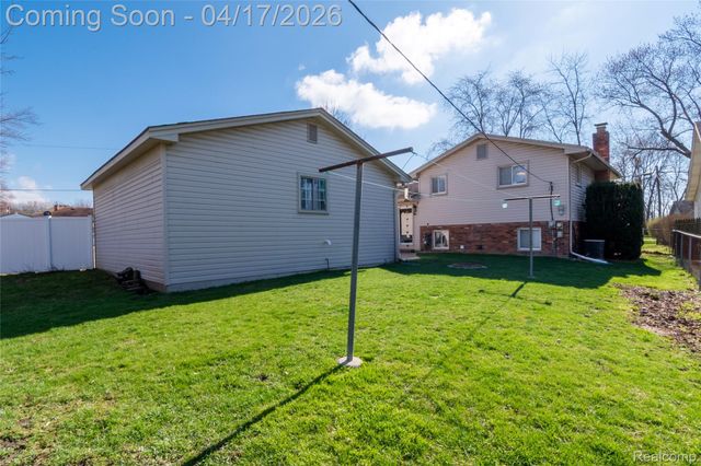 13257 Strong Boulevard, South Rockwood Village, MI 48179