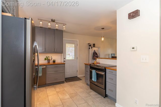 13257 Strong Boulevard, South Rockwood Village, MI 48179