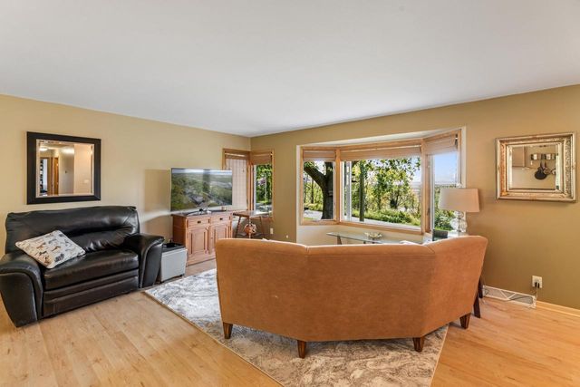 W216 Thomas ROAD, Fountain City, WI 54629