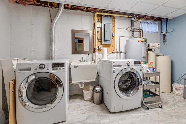 W216 Thomas ROAD, Fountain City, WI 54629