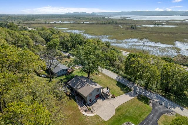 W216 Thomas ROAD, Fountain City, WI 54629