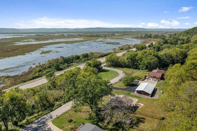 W216 Thomas ROAD, Fountain City, WI 54629