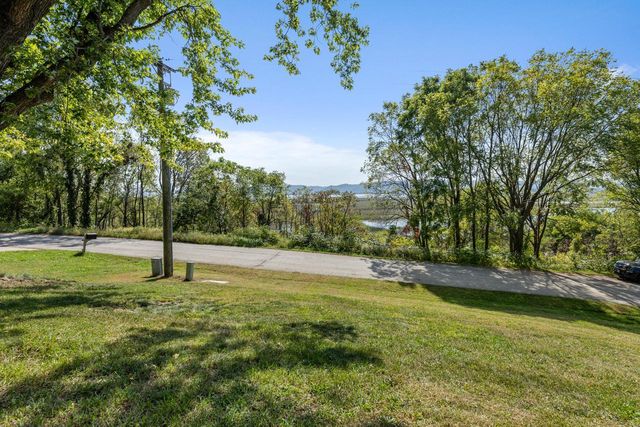 W216 Thomas ROAD, Fountain City, WI 54629