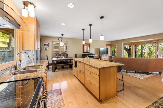 W216 Thomas ROAD, Fountain City, WI 54629