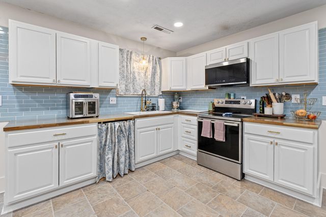 205 Bristow Drive, Summerville, SC 29483