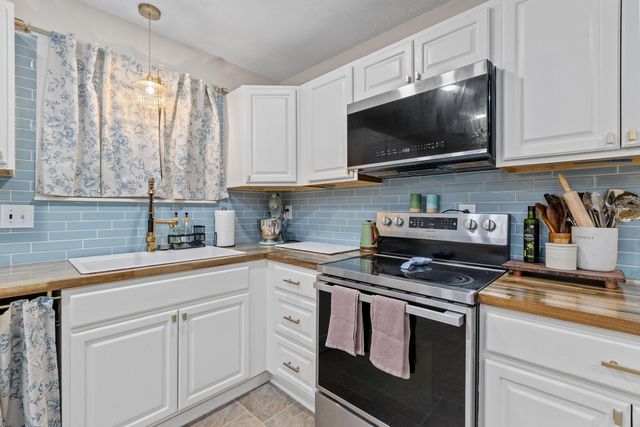 205 Bristow Drive, Summerville, SC 29483