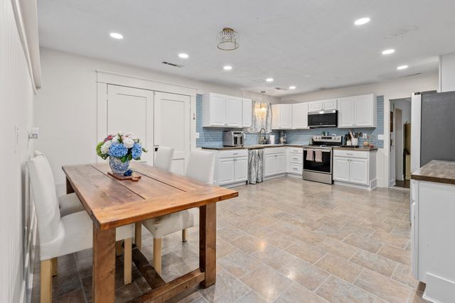 205 Bristow Drive, Summerville, SC 29483